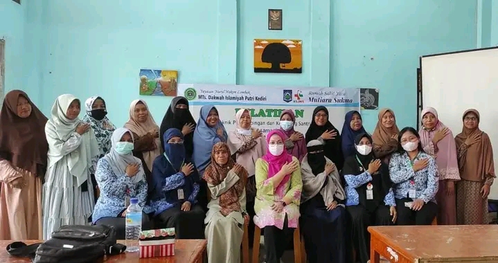 RSJMS BERIKAN PELATIHAN TEKNIK PENDAMPINGAN DAN KONSELING SANTRI PUTRI DI YAYASAN NURUL HAKIM LOMBOK